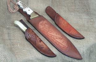 Messerscheide mit Keil